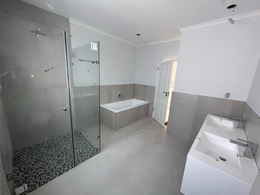 4 Bedroom Property for Sale in Sandown Western Cape